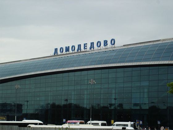Самолет Ту-154 был посажен аварийно в московском аэропорту Домодедово