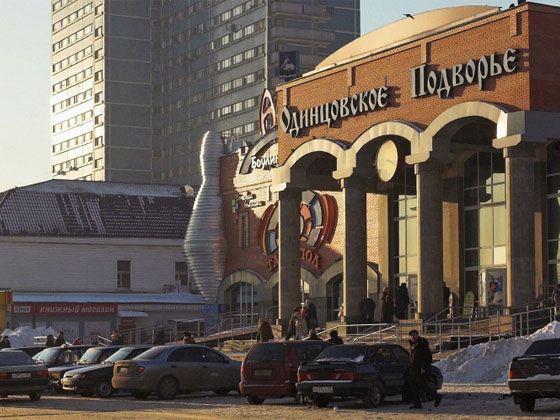 В результате обстрела сам Сергей Журба и его водитель Алексей Захаров получили огнестрельные ранения