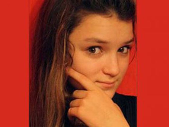 Видеозапись показала, что Виолетта Баллирано, выпала из окна шестого этажа через три минуты, после того как вышла из подъезда