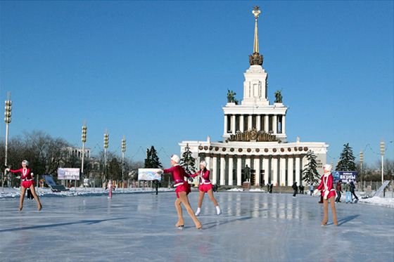 Огромный каток на ВДНХ Огромный каток на ВДНХ