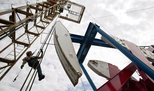Нефть продолжает дорожать на фоне сокращения добычи в США