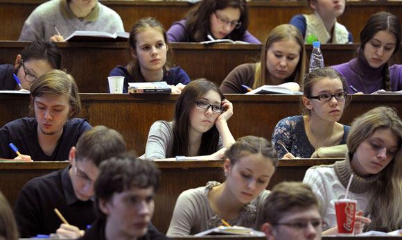 Власти хотят утвердить единый график выплаты стипендий студентам