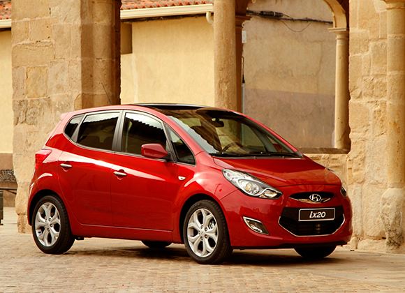 Если дама мечтает ездить на внедорожнике, ей стоит обратить внимание на Hyundai ix20