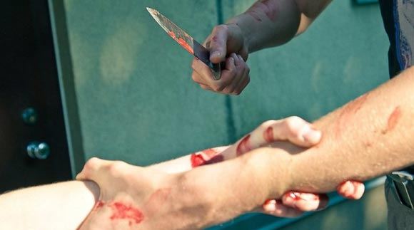 Житель Екатеринбурга убил подругу и покончил с собой прямо на улице
