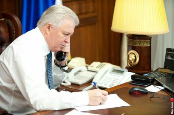 Вячеслав Наговицын за работой Вячеслав Наговицын за работой