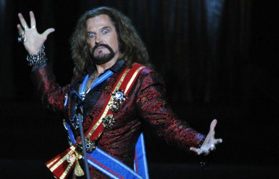 В 2009 году получил антипремию «Серебряная калоша» в номинации «Джигурда века» В 2009 году получил антипремию «Серебряная калоша» в номинации «Джигурда века»